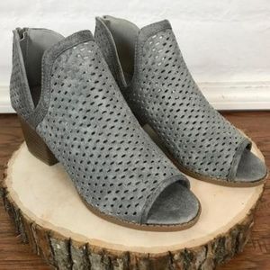 Muse Core Perforated Ash Grey Booties 6.5 7 NEW UNWORN